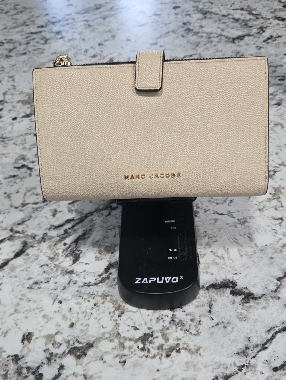Marc Jacobs BRB PHONE WALLET IN MARSHMALLOW